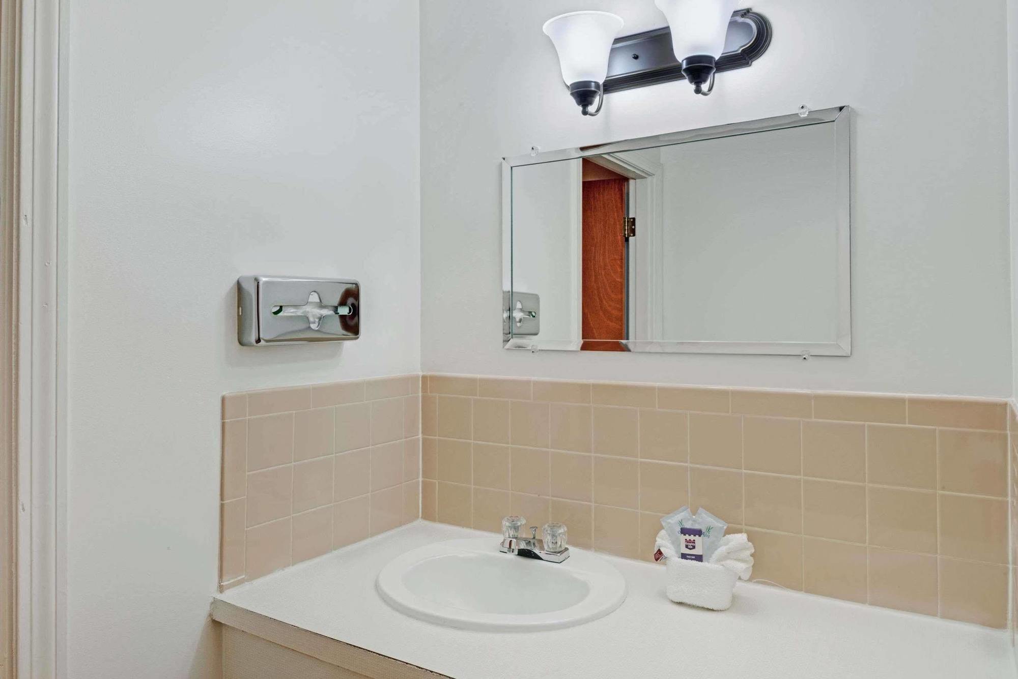 Knights Inn Danvers Bagian luar foto