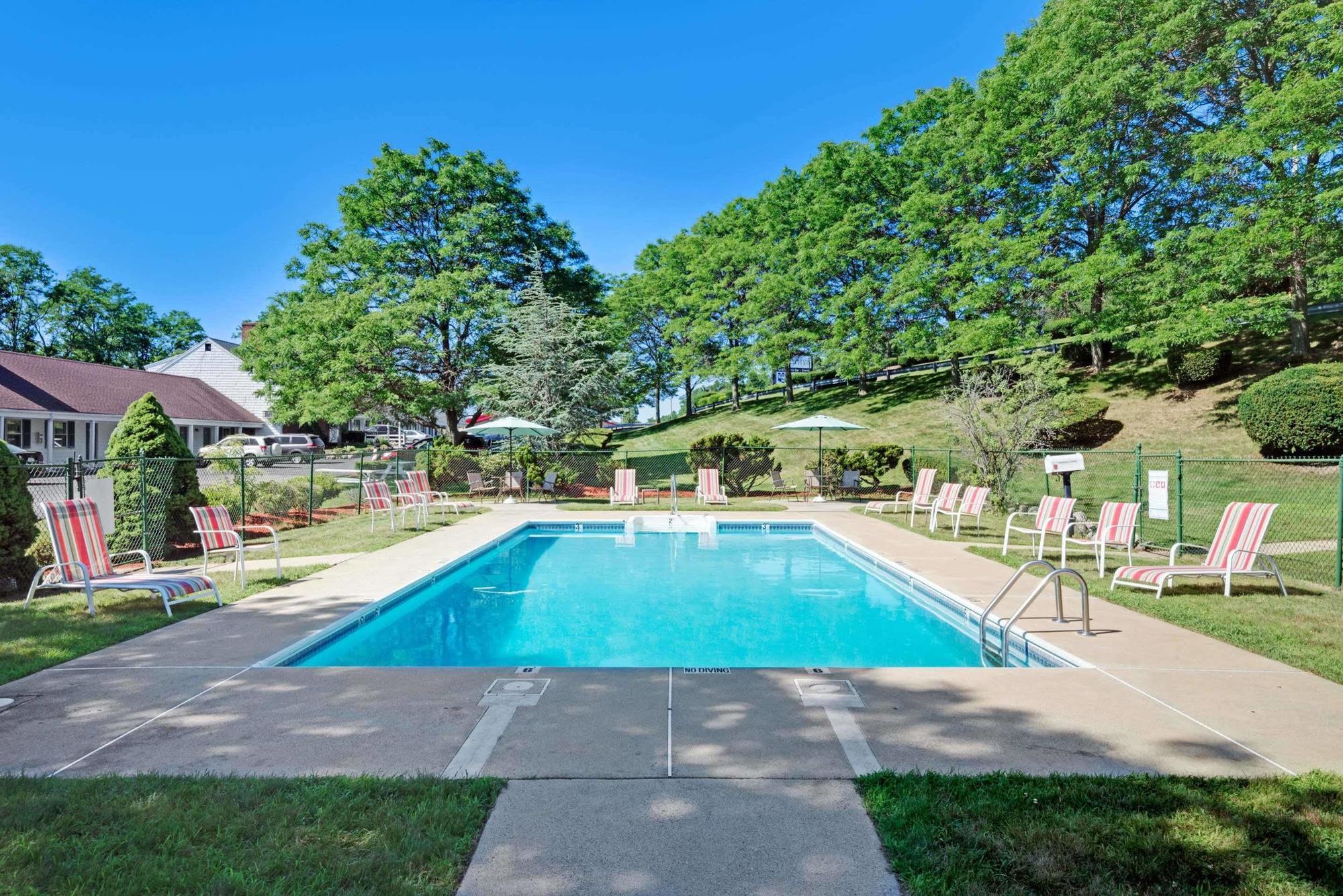 Knights Inn Danvers Bagian luar foto